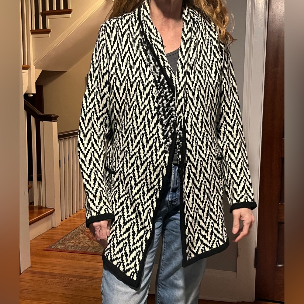 Venue Monochrome Chevron Cardigan
